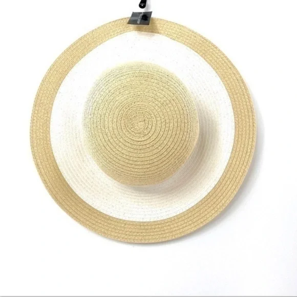 Chic Natural and White Straw Hat - Picture 2 of 7